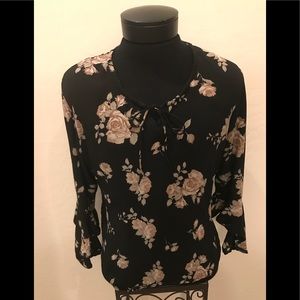 DDC MISSY SZ L Floral Blouse